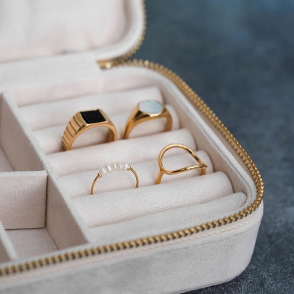 Atolea Mini Pearls Ring - Size 8 - New with Dust Bag - Picture 7 of 7